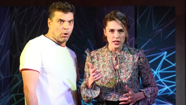 Κάτια Ταραμπάνκο: Με γούνα & μία τεράστια γλάστρα στα χέρια τους - Η μεγάλη ομοιότητα του μοντέλου με τους γονείς της