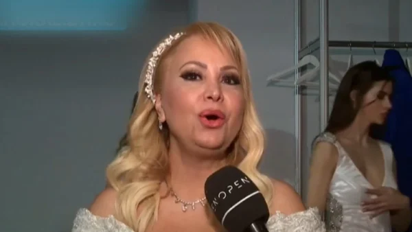 Τέτα Καμπουρέλη: «Δεν μου καίγεται καρφί!» - Η σκληρή απάντηση στον Βασίλη Γκουρούση ντυμένη νυφούλα