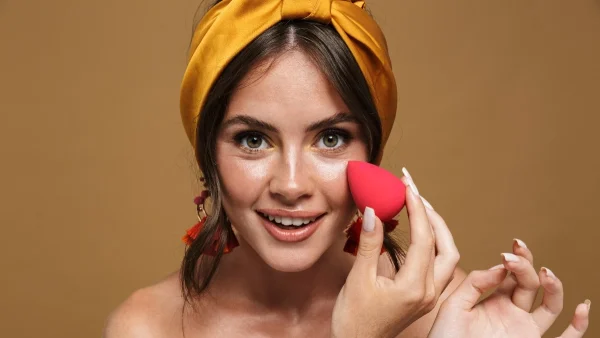 Αυτό είναι το makeup για το οποίο όλοι μιλούν - Κοστίζει κάτω από 23 ευρώ & έχει top κριτκές!