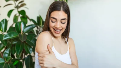 Εμβόλιο κατά του HPV: Δες την κατάλληλη ηλικία που μπορεί να γίνει & εάν μπορούν να το κάνουν και ενήλικες!