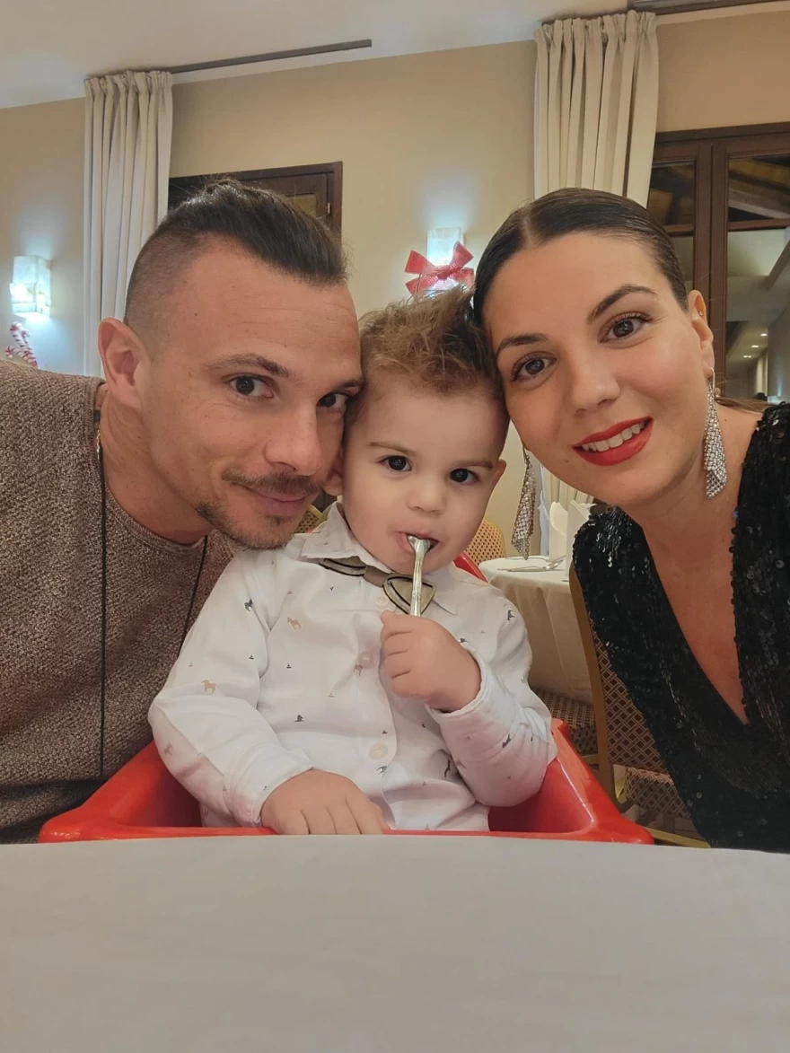 Ο Χρήστος Βολικάκης με την σύζυγο και το παιδί του
