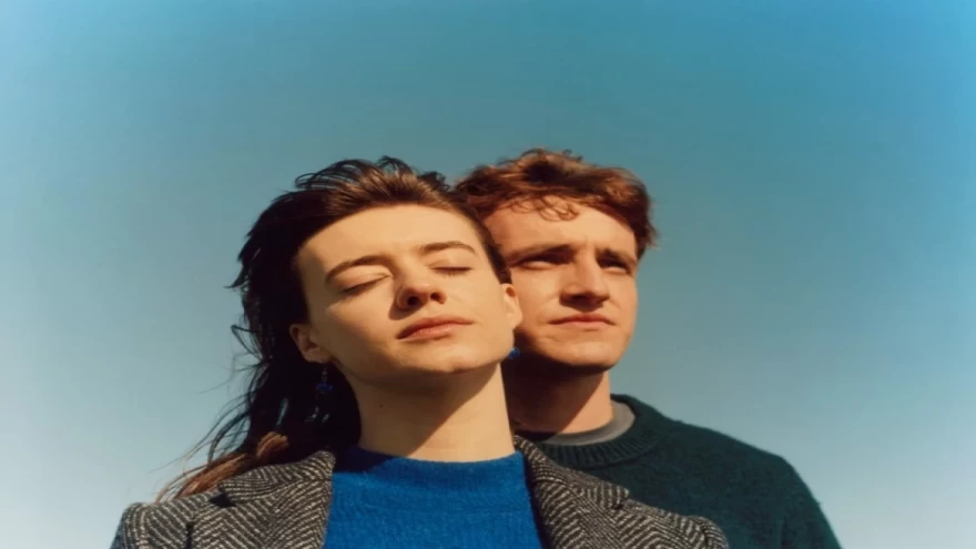 Το Normal People στριμάρει στο Cinobo