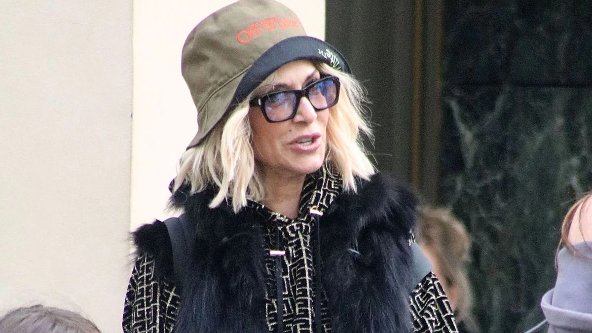 Άννα Βίσση: Αγκαλιά με νεαρό και κούκλο ηθοποιό από την Γη της ελιάς - Τι τρέχει ανάμεσά τους