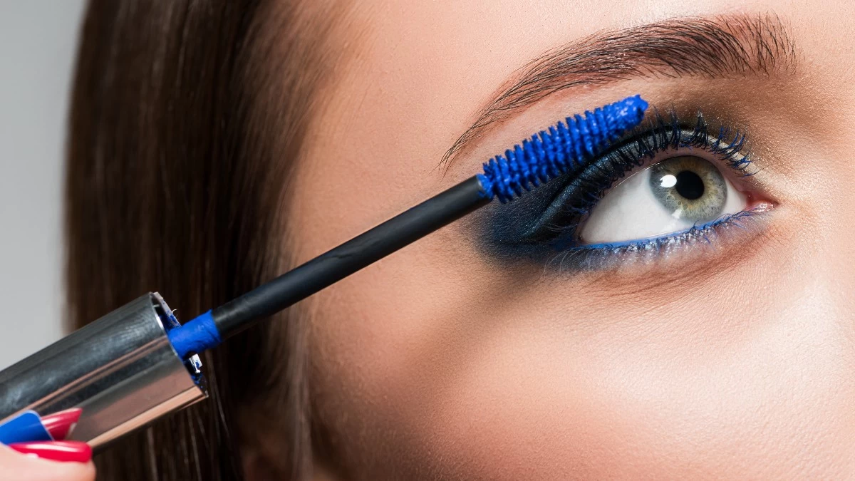 Βρήκαμε τις 5 καλύτερες & πιο οικονομικές μπλε μάσκαρα - κοστίζουν κάτω από 17 ευρώ- για ένα εντυπωσιακό βλέμμα εμπνευσμένο από τα 80s!