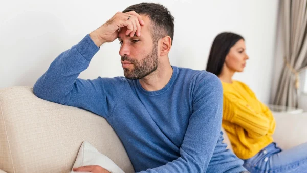 Νιώθεις ότι ο γάμος σου έγινε μια ρουτίνα; Δες τι να κάνεις για να ανανεώσεις τη σχέση σου!