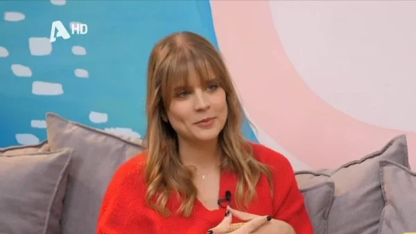 Δανάη Μιχαλάκη: «Γνωριστήκαμε στη Σύρο! Τον σέρβιρα ποτό...» - Η εξομολόγηση για τον έρωτα με τον Γιώργο Παπαγεωργίου