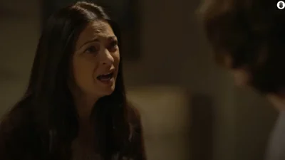 Ηλέκτρα (4/3): Η Ηλέκτρα επιτίθεται στον Παύλο μέσα στην κάμαρα του - Απειλεί να τον σκοτώσει