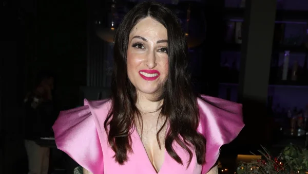 Ιωάννα Παλιοσπύρου: «Έγινα για δεύτερη φορά μωράκι στα χέρια της μητέρας μου»