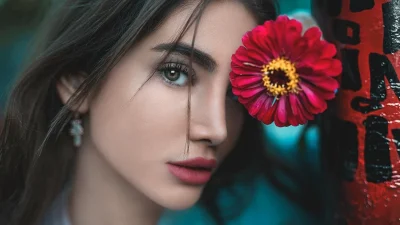 Έχεις λεπτά χείλη; Με αυτά τα κόλπα θα δείχνουν πιο ζουμερά & λαχταριστά χωρίς fillers!