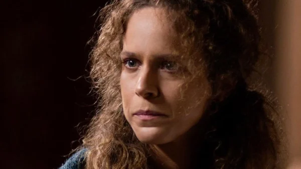 Η Μάγισσα: Ανατροπή! Δεν πεθαίνει η Θεοφανώ - Αυτό είναι το λυτρωτικό της τέλος στην σειρά