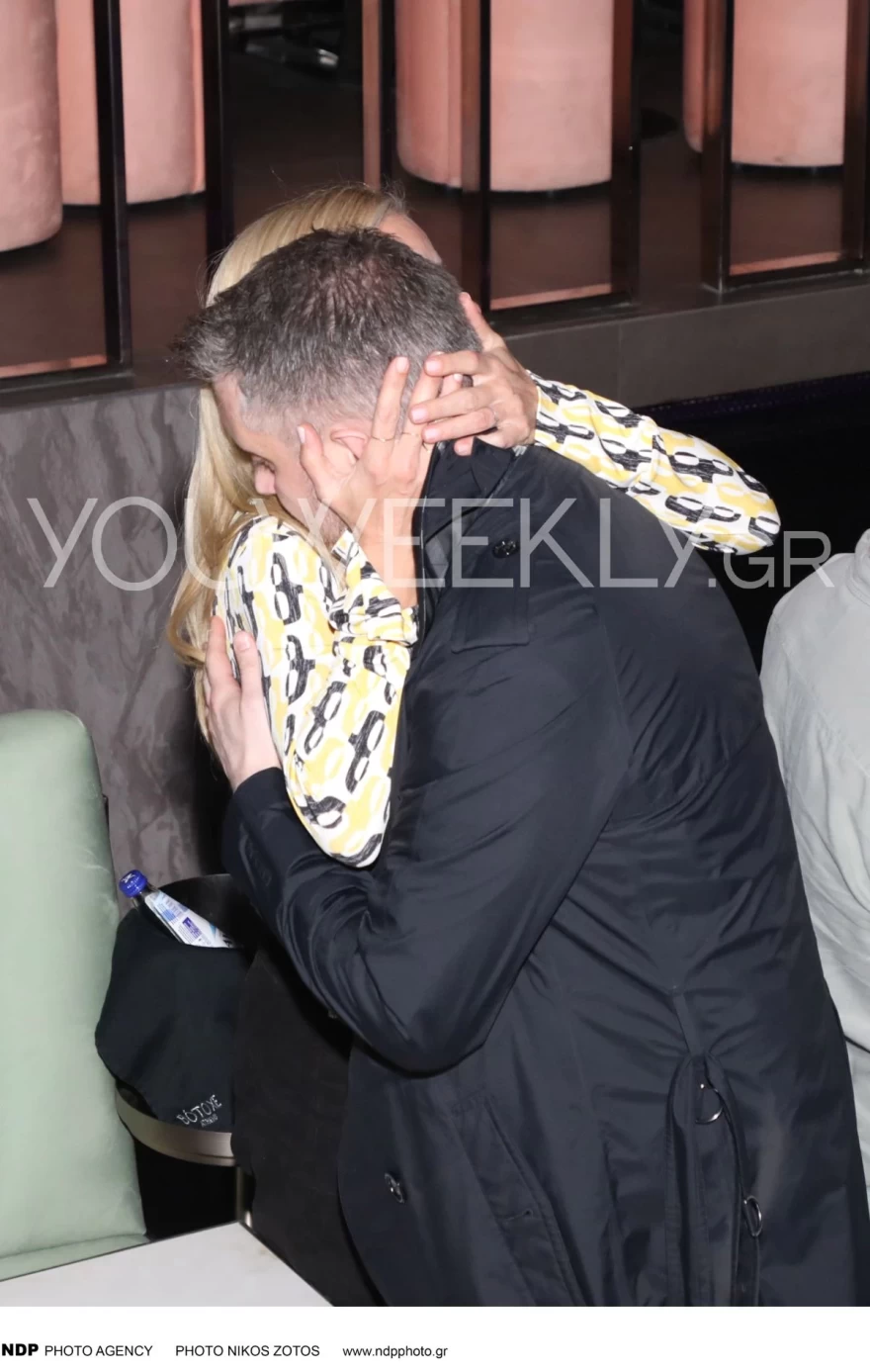 Ζέτα Μακρυπούλια Μιχάλης Χατζηγιάννης αγκαλιά