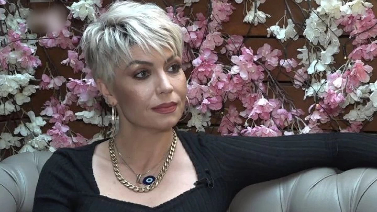 Μαρία Μάρκου - Η «γυναίκα με τα μαύρα» απ' το Chase αποκαλύπτει: «Μετά την απώλεια του πατέρα μου βρήκα καταφύγιο στον Χάρι Πότερ»