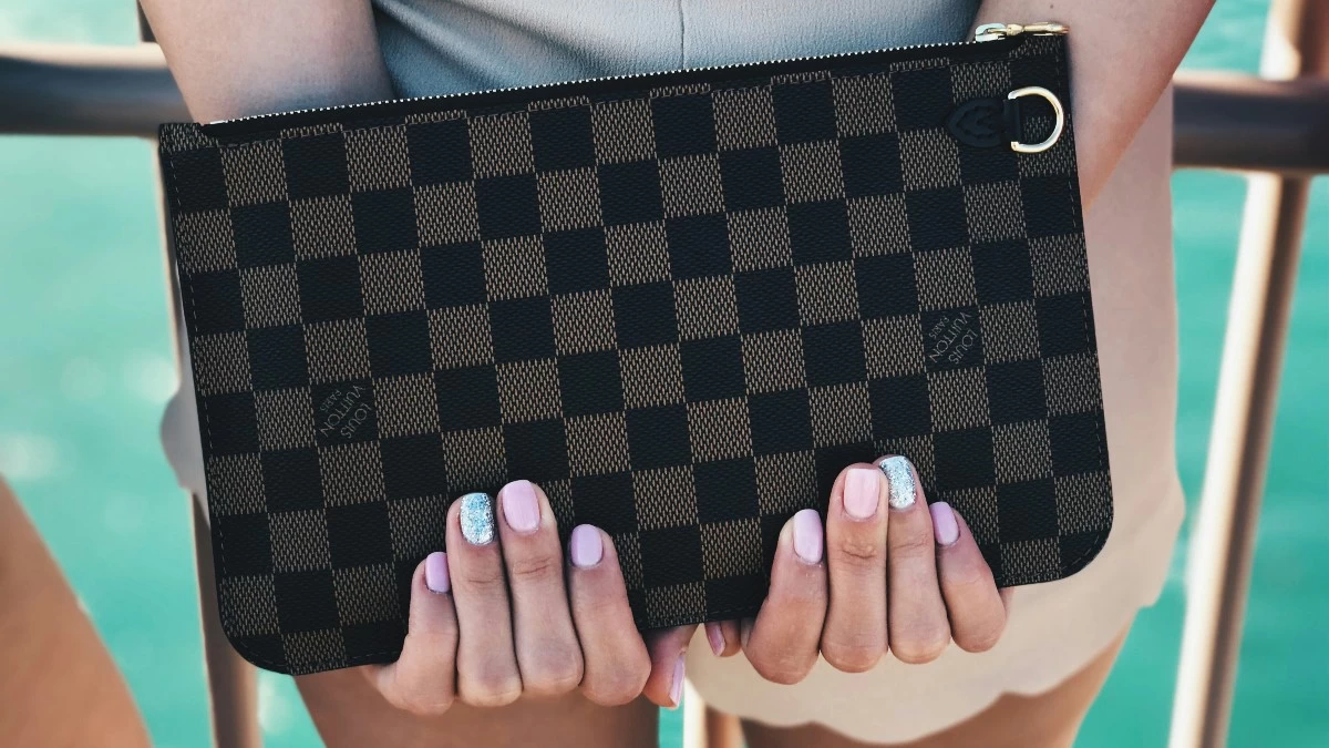 Spring manicure: Ανακάλυψε τις καλύτερες ανοιξιάτικες αποχρώσεις & τα πιο trendy μοτίβα για τα νύχια σου!