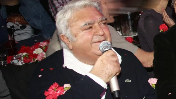 Πασχάλης Τερζής: Σπάνιο βίντεο μετά από 14 χρόνια εξαφάνισης - Αποκαλύφθηκε το πρόβλημα υγείας του τραγουδιστή