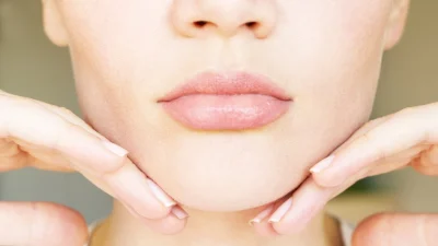 Πώς να απαλλαγείς από το προγούλι  με φυσικό τρόπο χωρίς lifting προσώπου!