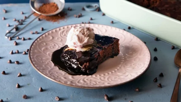 Νηστίσιμη σοκολατόπιτα της Αργυρώς: Το μυστικό για να μην βγει μαστιχωτή