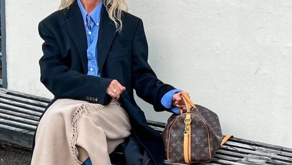 5 πουκάμισα που οι γυναίκες άνω των 45 έχουν στάνταρ στην ντουλάπα τους