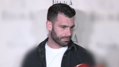 Στάθης Σχίζας: «Είμαι έτοιμος να μπω σε μια σχέση! Στο πηγάδι κατούρησα;» - Η δήλωση στις κάμερες μετά τη συνέντευξη της Αλεξάνδρας Παναγιώταρου στο Πρωινό