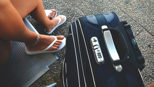 Αυτά είναι τα 5 άχρηστα πράγματα που δεν πρέπει να βάλεις στη βαλίτσα σου στο επόμενο ταξίδι