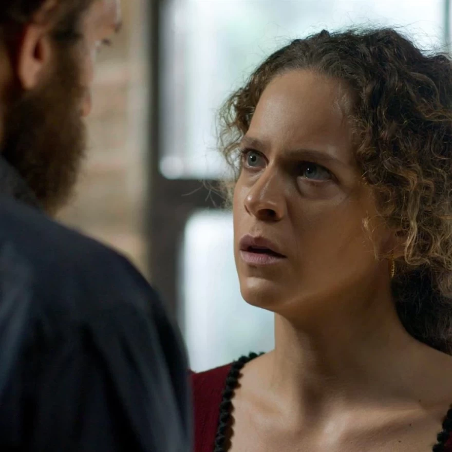 Μάγισσα θεανώ