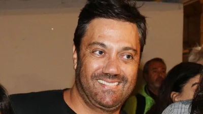 Γιώργος Θεοφάνους: Την κοιτούσε μέσα στα μάτια - Αυτή είναι η επί 16 χρόνια γοητευτική σύζυγός του, Βίλλυ Θεοφάνους