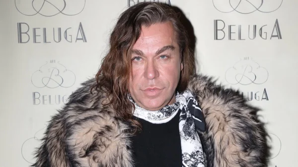 Τρύφωνας Σαμαράς: Κυκλοφορεί παιδικό τραγούδι με τίτλο «Πιπίλα» - «Για να την βγάλω χρειάστηκε να μου βάλουν πιπέρι»