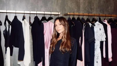 Βρήκαμε την καθημερινή ρουτίνα ομορφιάς της Victoria Beckham & αξίζει τα λεφτά της!