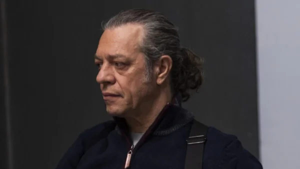 Σκαραβαίος (15/4): 23χρονος φοιτητής βρίσκεται νεκρός ντυμένος κλόουν - Θρίλερ με το θάνατό του