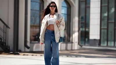 Zara: Τα 5 τζιν παντελόνια που θα βλέπεις παντού - Με έκπτωση 40%