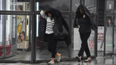 Καιρός (19/4): Θα πέσουν μέχρι και χιόνια - Καταιγίδες και χαμηλές θερμοκρασίες σύμφωνα με την ΕΜΥ