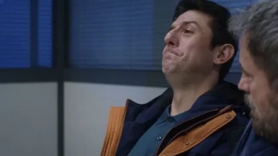 Κάνε ότι κοιμάσαι (23/4): Τεράστια αναταραχή - Ο γιος του κρύβεται πίσω από τα βίντεο με τις γυμνές μαθήτριες