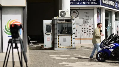 Άγιοι Ανάργυροι: «Θα την ντύσουμε νύφη να την πάω στο νεκροταφείο! Πήγε και "καθάρισε" την κόρη μου επειδή του είπε...» - Σε άσχημη ψυχολογική κατάσταση ο πατέρας της 28χρονης