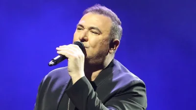 Αντώνης Ρέμος: Ζήτησε συγγνώμη από τους Αλβανούς σε συναυλία του στα Τίρανα - «Η Ελλάδα σας πλήγωσε» (Βίντεο)