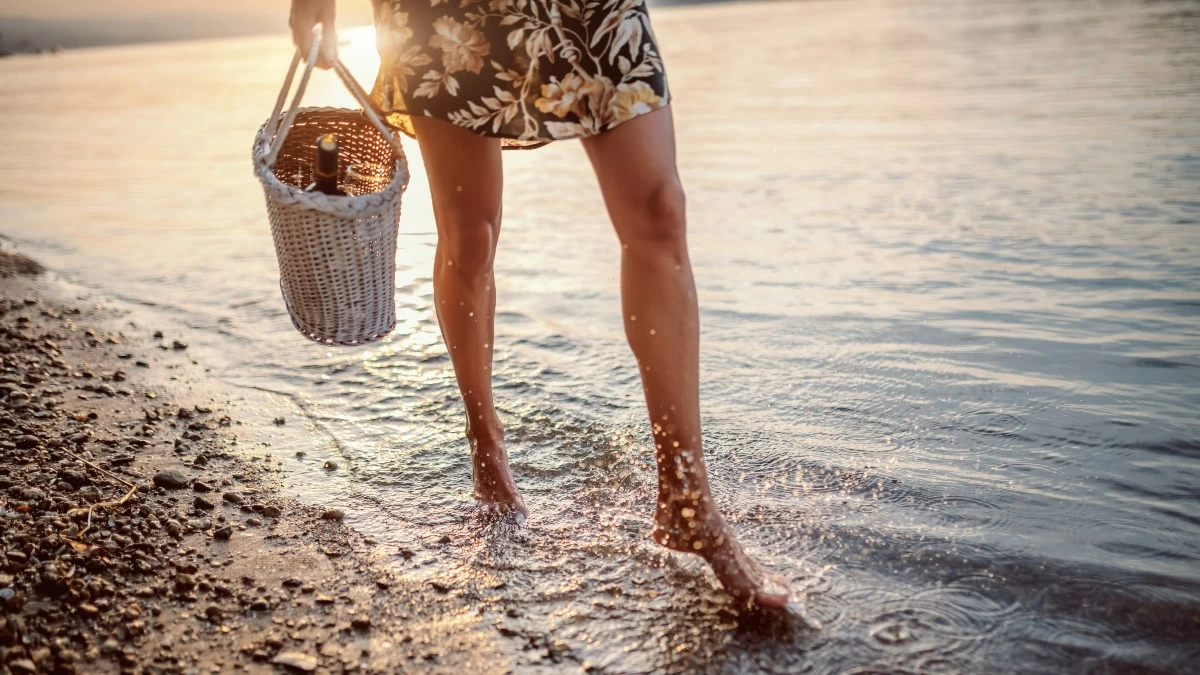 Φροντίδα ποδιών πριν το καλοκαίρι: Έτσι θα τα περιποιηθείς σωστά για να φορέσεις τα αγαπημένα σου σανδάλια!