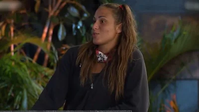 Survivor – Ασημίνα Χατζηανδρέου: «Θα φορούσα μίνι νυφικό, ένα προσόν έχουμε, να μην το αναδείξουμε;»