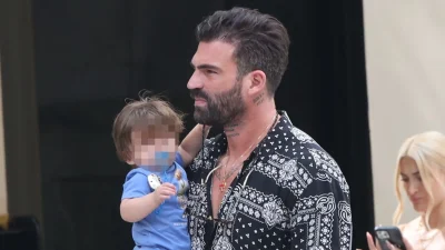 Δημήτρης Αλεξάνδρου: Παιχνίδια στο τζακούζι με τον Πάρη - Μπαμπάς και γιος στο πολυτελές roof garden του σπιτιού τους