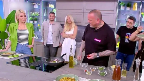 Ο Δημήτρης Σκαρμούτσος «πάγωσε» τη Φαίη Σκορδά: «Γιατί το λέμε μαγειρική και δεν το λέμε καυλ...α;»