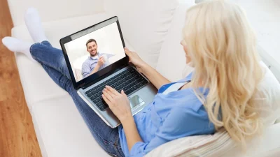 Σχέση από απόσταση: Ποιο είναι το μυστικό για να πετύχει; Δες τι λέει ο ψυχολόγος
