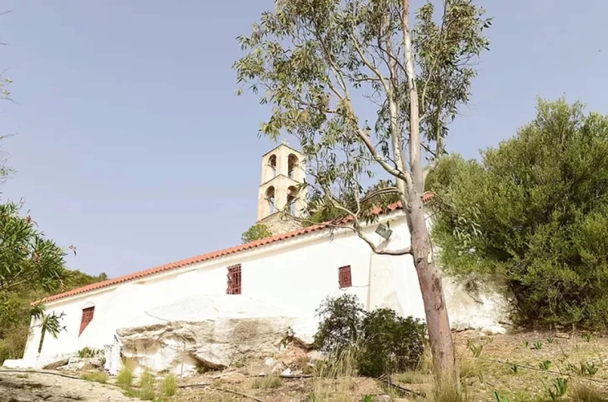 Το εκκλησάκι Αγίου Γεωργίου στο Βρανά Μαραθώνα 