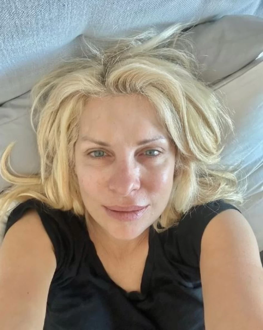 Ελένη Μενεγάκη άβαφη