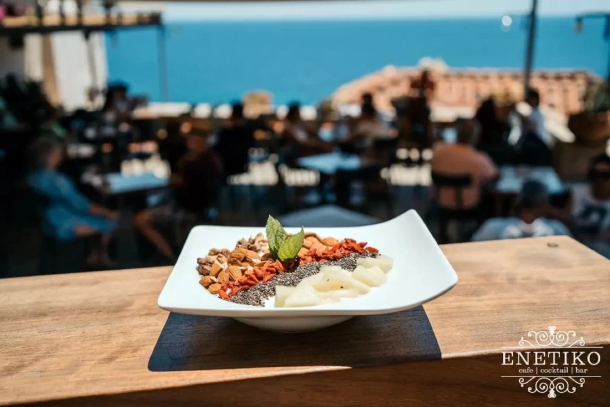 Για φαγητό στο Ενετικό