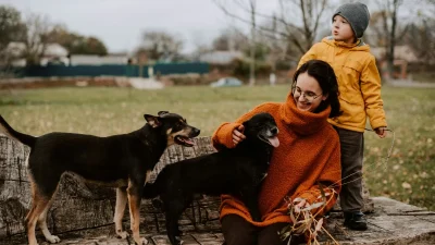 Το παιδί σου φοβάται τα ζώα & δεν ξέρεις τι να κάνεις για να το αντιμετωπίσει;  Δες τις λέει ο ειδικός