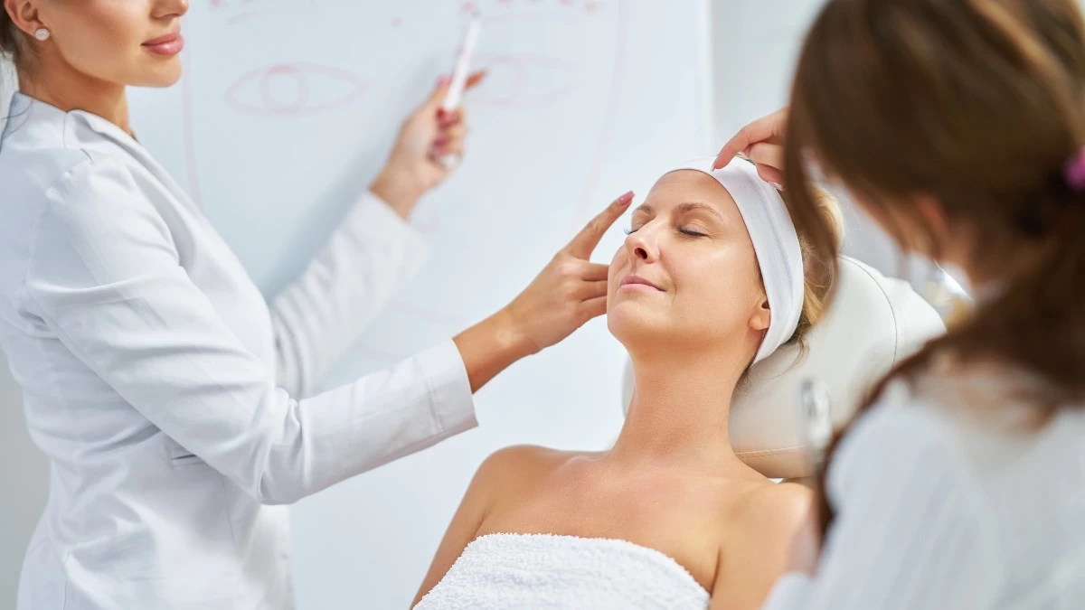 Fat grafting: Αυτή είναι η καινοτόμος τεχνική λιπομεταφοράς λίπους στο πρόσωπο που σβήνει μέχρι & 10 χρόνια από την επιδερμίδα σου!