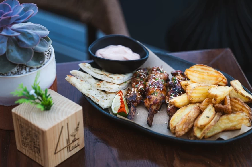 4Lines η νέα άφιξη στη Μονεμβασιά