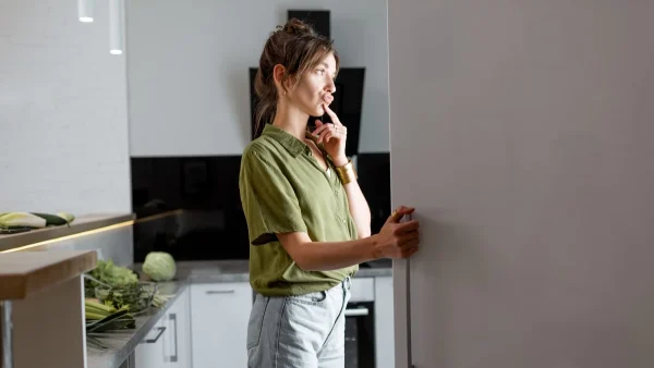 Πεινάς όλη ημέρα; Δες τι να φας για να νιώθεις διαρκώς χορτάτη & να μην τσιμπολογάς!