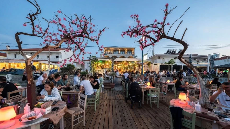 Ψαροταβέρνα Φλέγρα στο Πολύχρονο Χαλκιδικής