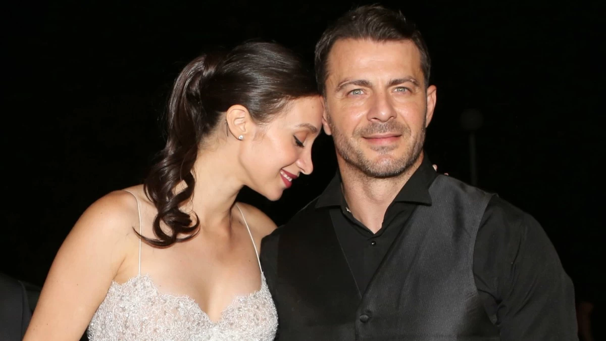 Γιώργος Αγγελόπουλος & Δήμητρα Βαμβακούση: Αποκάλυψαν το όνομα της κόρης τους στον πνευματικό τους - Δείτε βίντεο