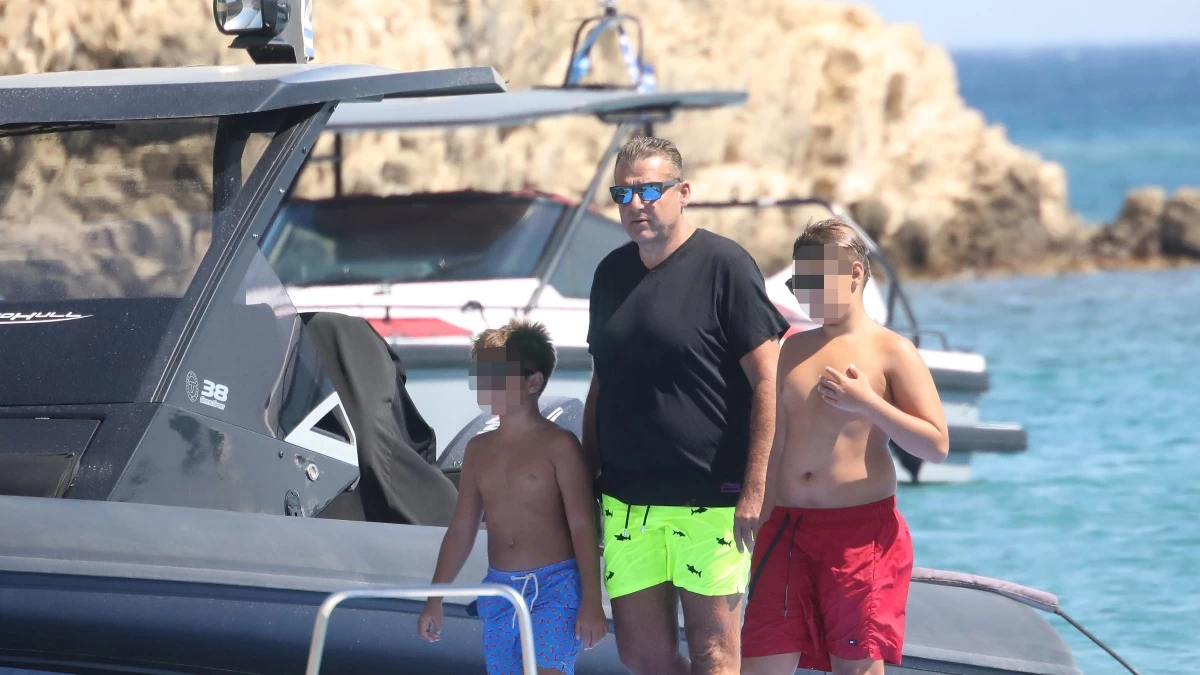 Με ''δανεικό'' σκάφος φέτος ο Γιώργος Λιάγκας - Τι συνέβη με το πλεούμενο του παρουσιαστή;