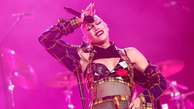 Τα «Coachella» nails της Gwen Stefani που θύμιζαν μανικιούρ από τα 90s είναι έμπνευση πριν το Πάσχα!