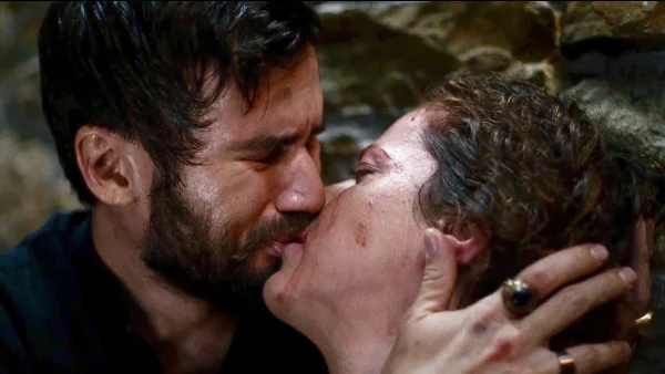 Η Μάγισσα: Το φινάλε της πρώτης σεζόν βάφτηκε στο αίμα – Ο Αντρέι νεκροφίλησε την Θεοφανώ